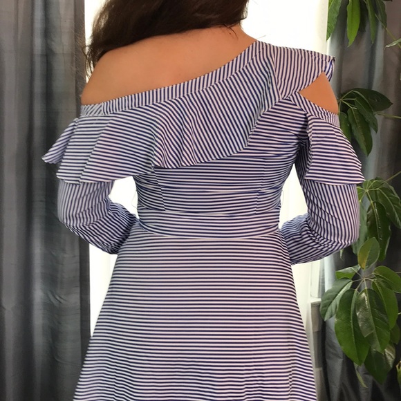 EUC Zoe & Sam Cold Shoulder Asymmetrical Dress L - Picture 4 of 7